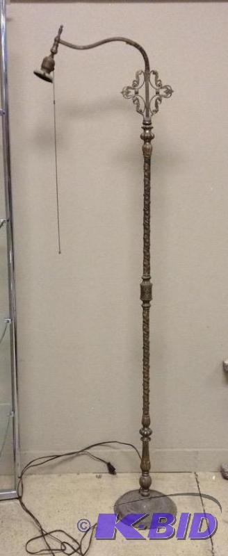 lot 62 image: AntiqueVintage Bridge Arm Lamp