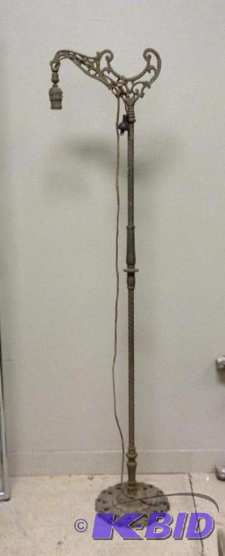 lot 64 image: Ornate Bridge Arm Floor Lamp