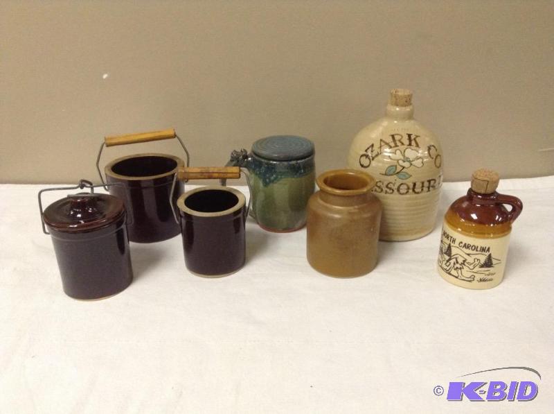 lot 68 image: Collection Vintage Crocks