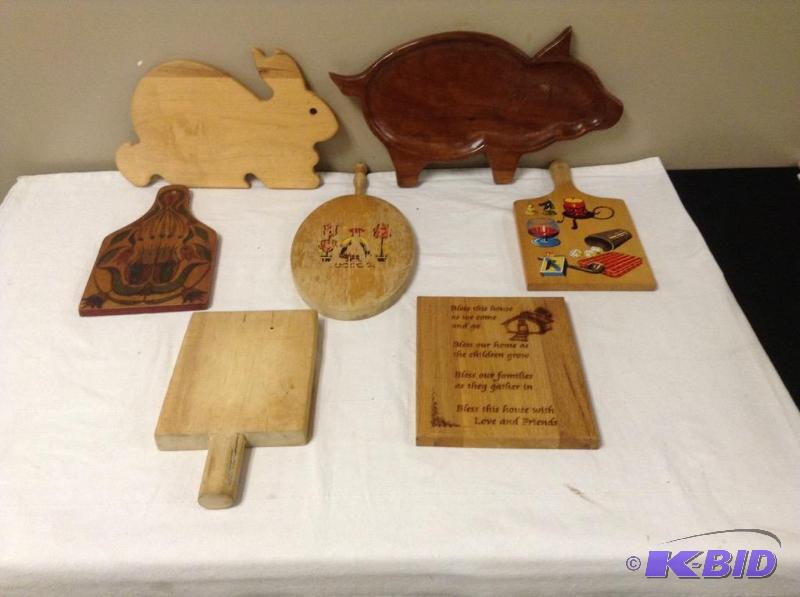 lot 72 image: Lot Decorative Cutting Boards