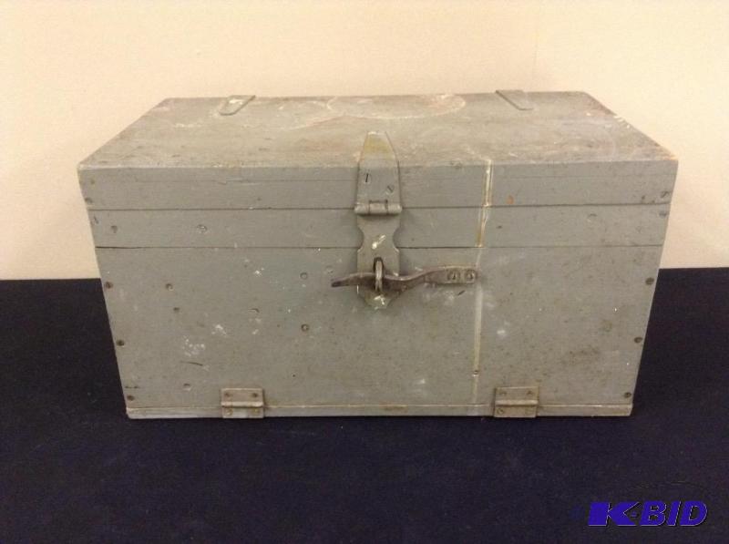 lot 79 image: Vintage Wood Storage Box
