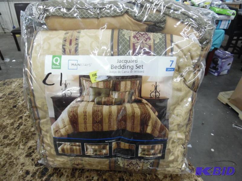 Queen size bedding set