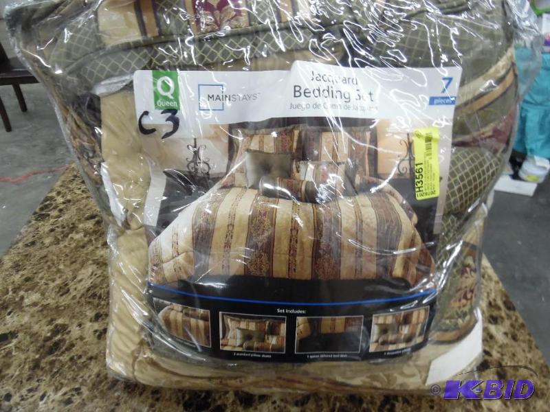 Queen size bedding set