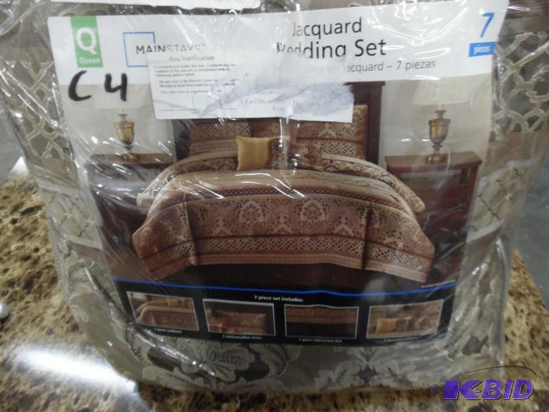Queen size bedding set