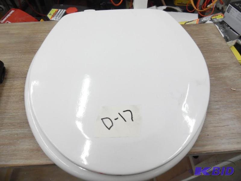 TOILET SEAT