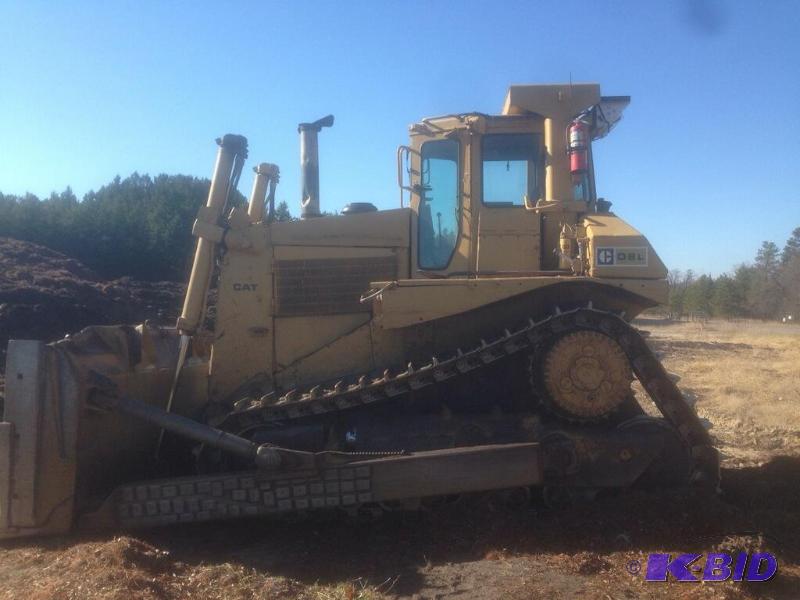 1983 D8L dozer