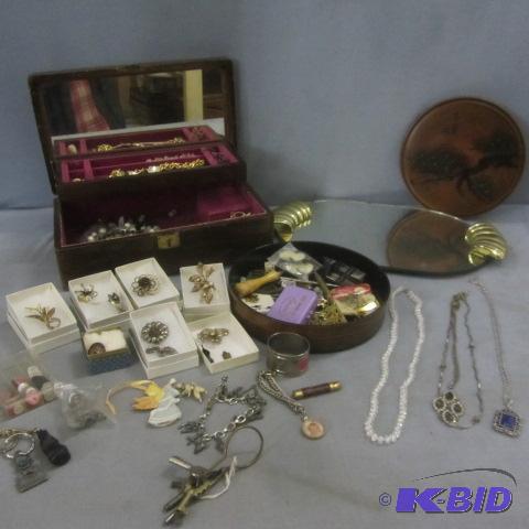 Jewelry & Boxes, Buttons