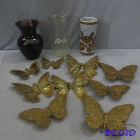 Vases, Butterflies