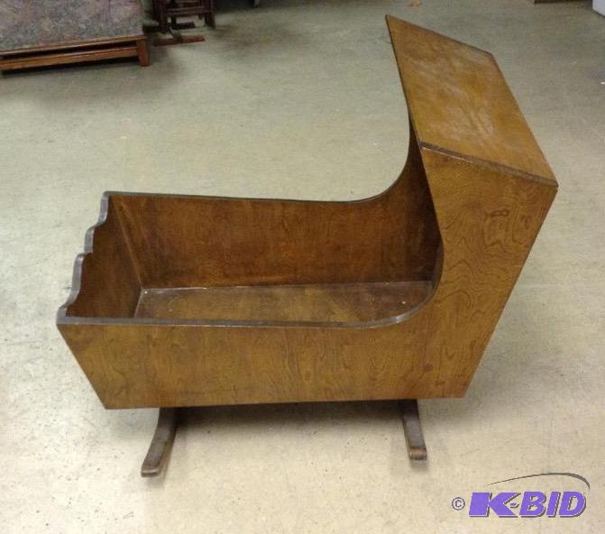 lot 36 image: Vintage Hand Crafted Cradle