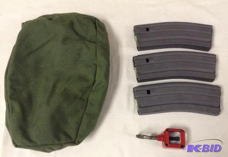 lot 46 image: Ammunition Round Clips and Case