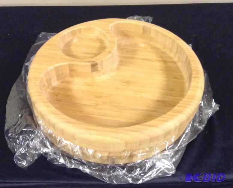 lot 47 image: Pair of Bamboo ChipVegetableDip Servers