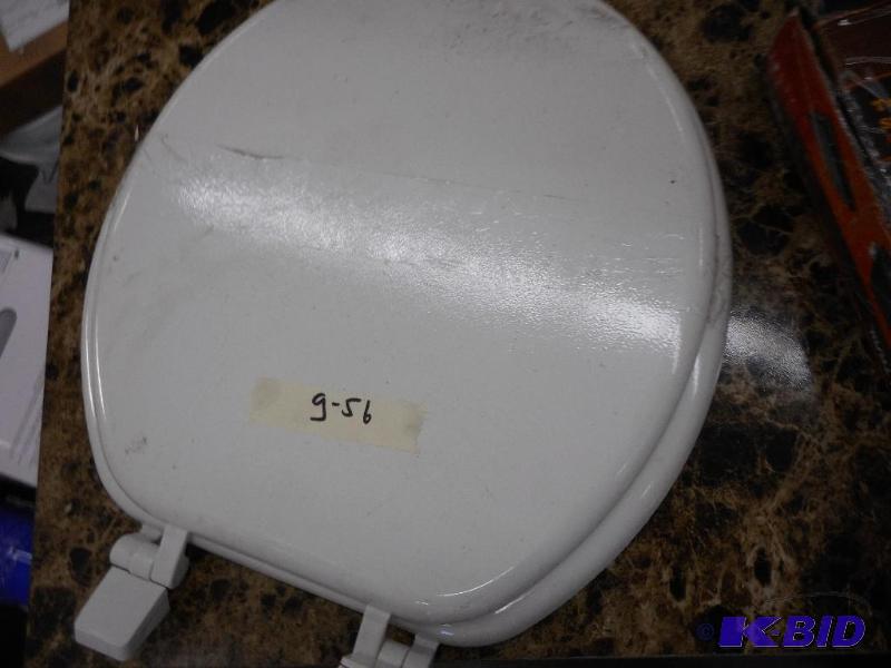 TOILET SEAT