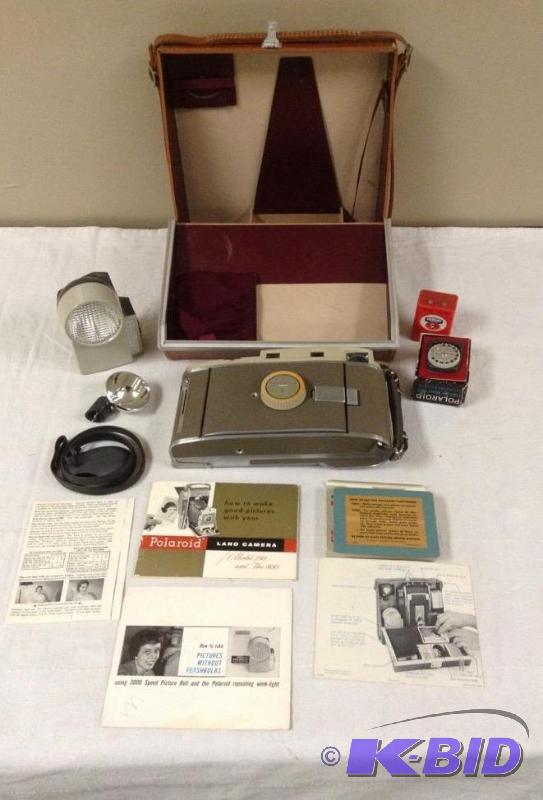 lot 35 image: Vintage Polaroid Land 800 Camera Set Up with Case