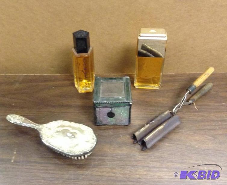 lot 61 image: Perfumes and Vanity Items