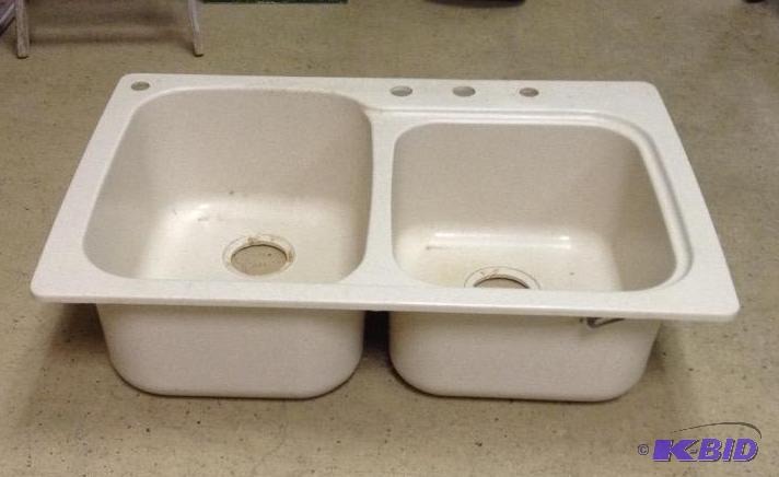 lot 75 image: Swanstone Dual Basin Kitchen Sink