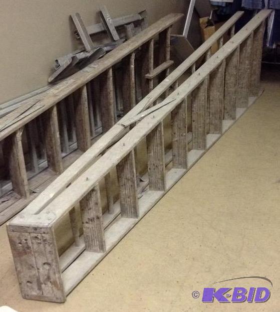 lot 77 image: 10 Wooden Ladder