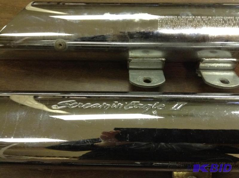 lot 84 image: H-D Screamin Eagle II Pipes
