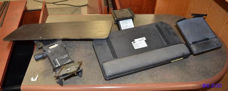 lot 108 image: 2 3M keyboard trays...