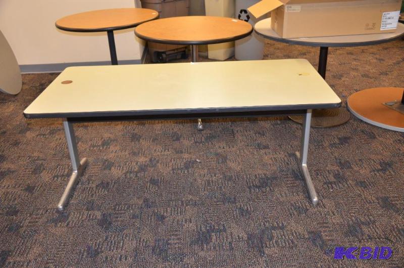 lot 140 image: Desk  table 29x60"...