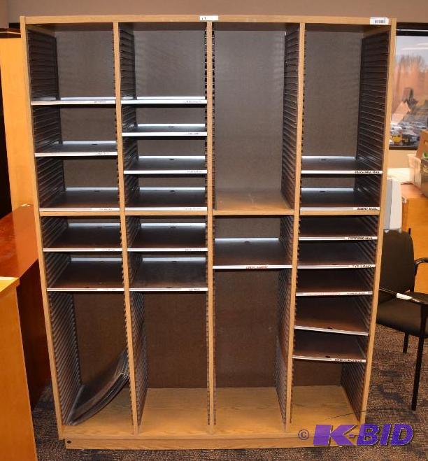 lot 35 image: Mail station 16x76x56"...