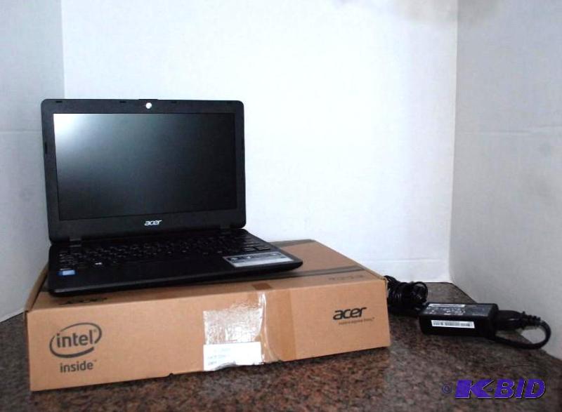 lot 4B image: Acer Aspire 2.58 GHZ with built in HD webcam ...