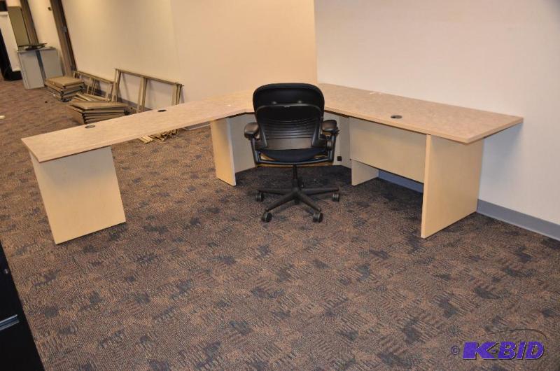 lot 5 image: Corner desk, chair not included. I creates a ...