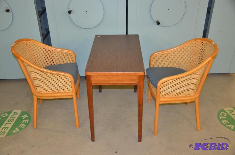 lot 71 image: Two wicker chairs & table 19x30x36"...