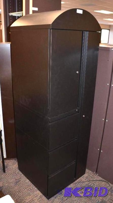 lot 8 image: Metal locker with drawers , coat hanging, sto...