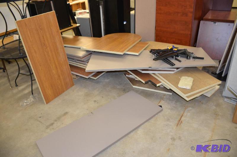 lot 93 image: Desk tops & wall brackets 24x24" - 5...