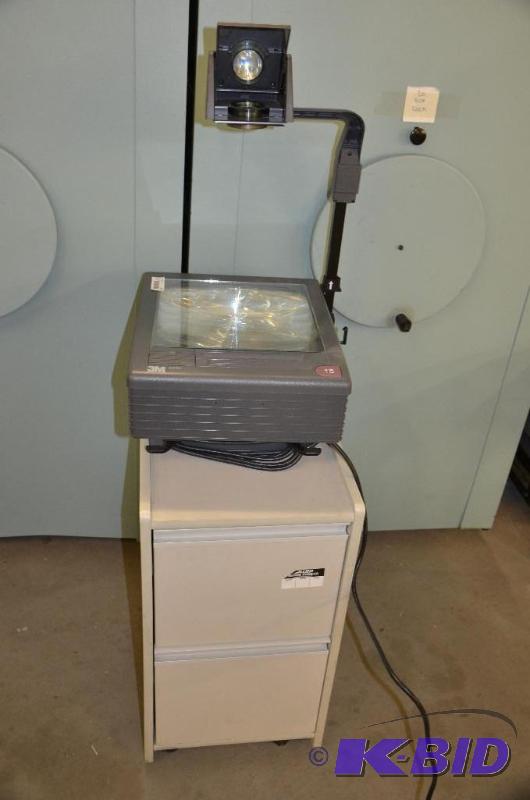 lot 96 image: 3M overhead projector 9550, does not power up...