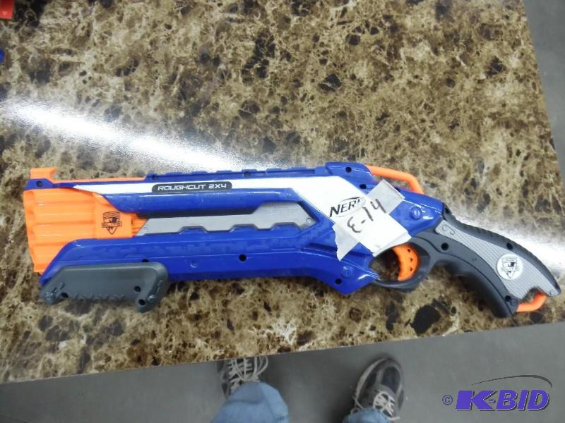 NERF TOY GUN