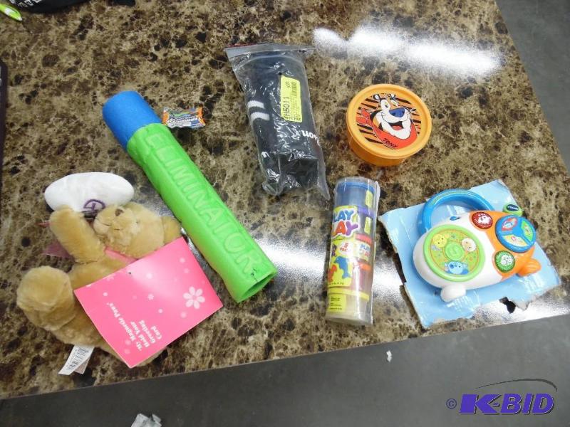 ASSORTED SMALL TOYS