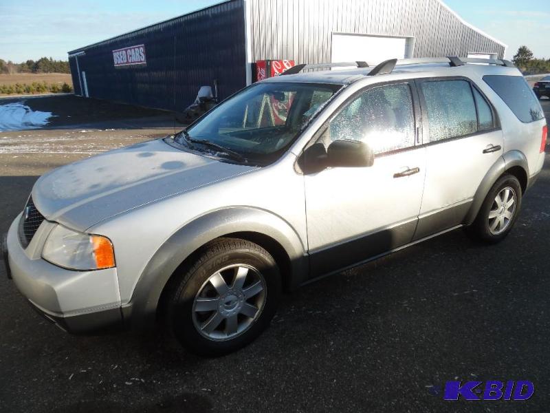 lot 2 image: 2005 Ford Freestyle