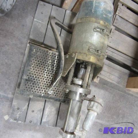 Kremlin Paint Pump