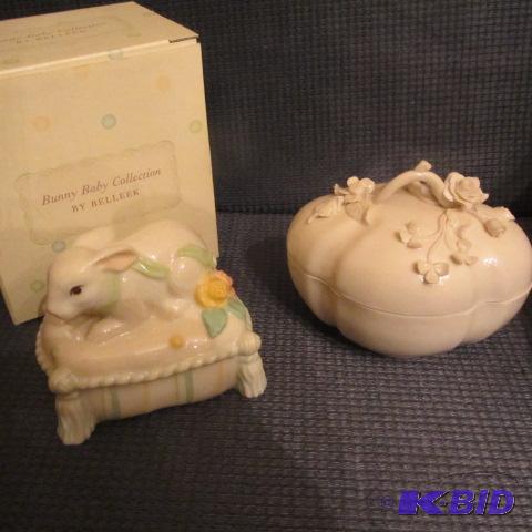 lot 112 image: Belleek Dresser & Trinket Boxes