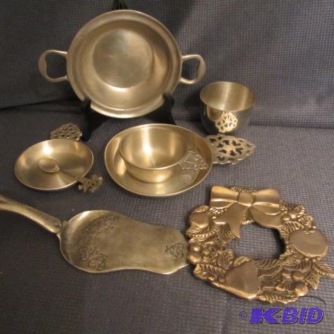 lot 120 image: Pewter Dish, Nappy, Trivet