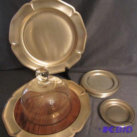lot 121 image: Pewter Cheese & Cracker Set