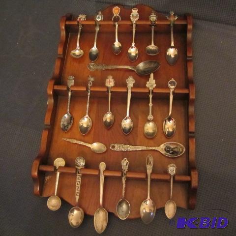 lot 125 image: Collector Spoons & Rack