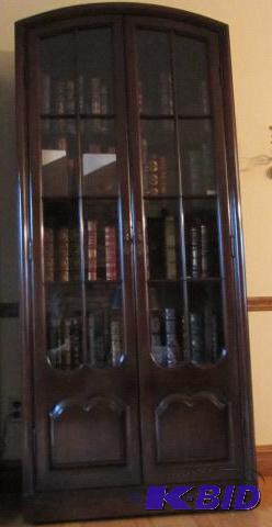 lot 13 image: Cathedral Top Cabinet