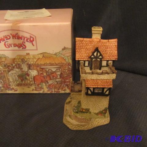 lot 137 image: British Traditions Knights Castle
