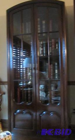 lot 14 image: Cathedral Top Cabinet