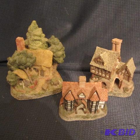 lot 144 image: David Winter Cottages