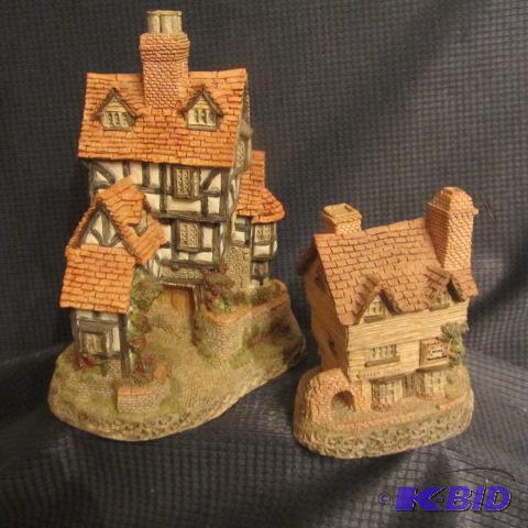lot 148 image: David Winter Cottages