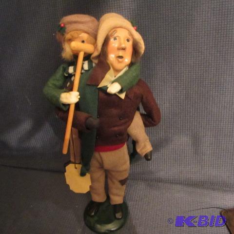 lot 157 image: Carolers, Byers Choice