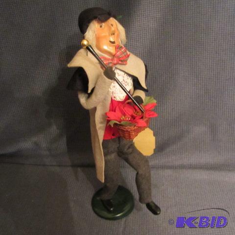 lot 158 image: Carolers, Byers Choice