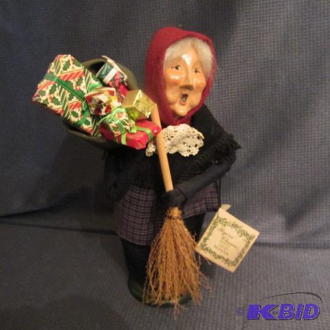 lot 171 image: Carolers, Byers Choice