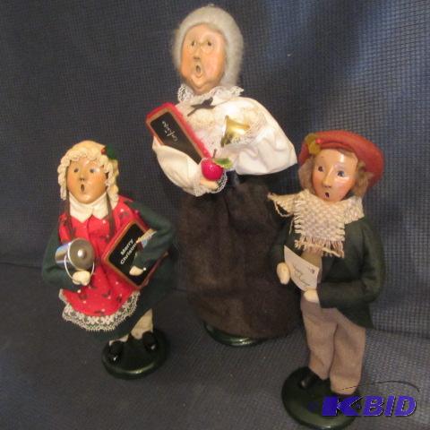 lot 175 image: Carolers, Byers Choice
