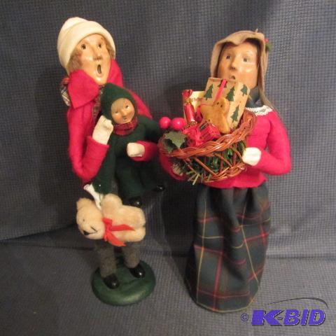 lot 185 image: Carolers, Byers Choice