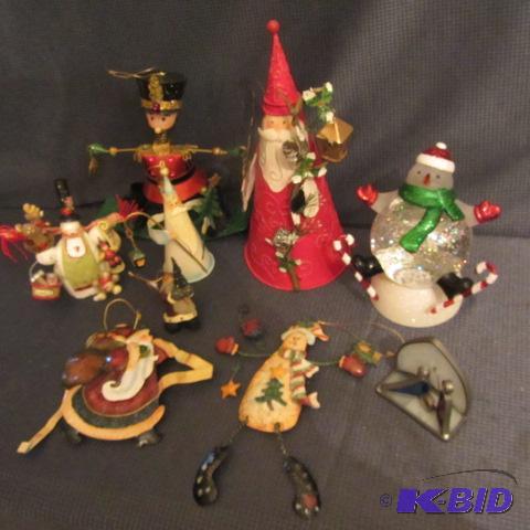 lot 197 image: Christmas Decorations