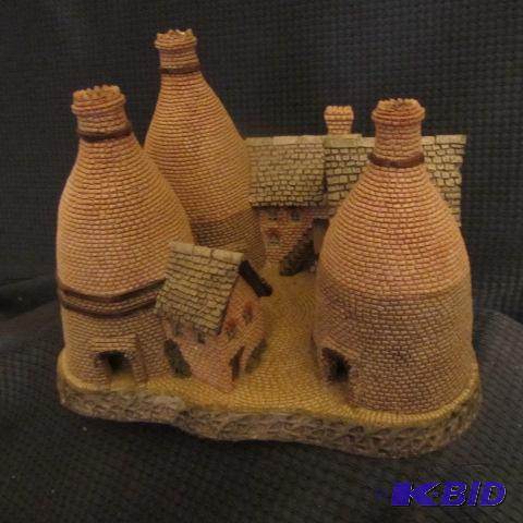 lot 217 image: David Winter Cottage
